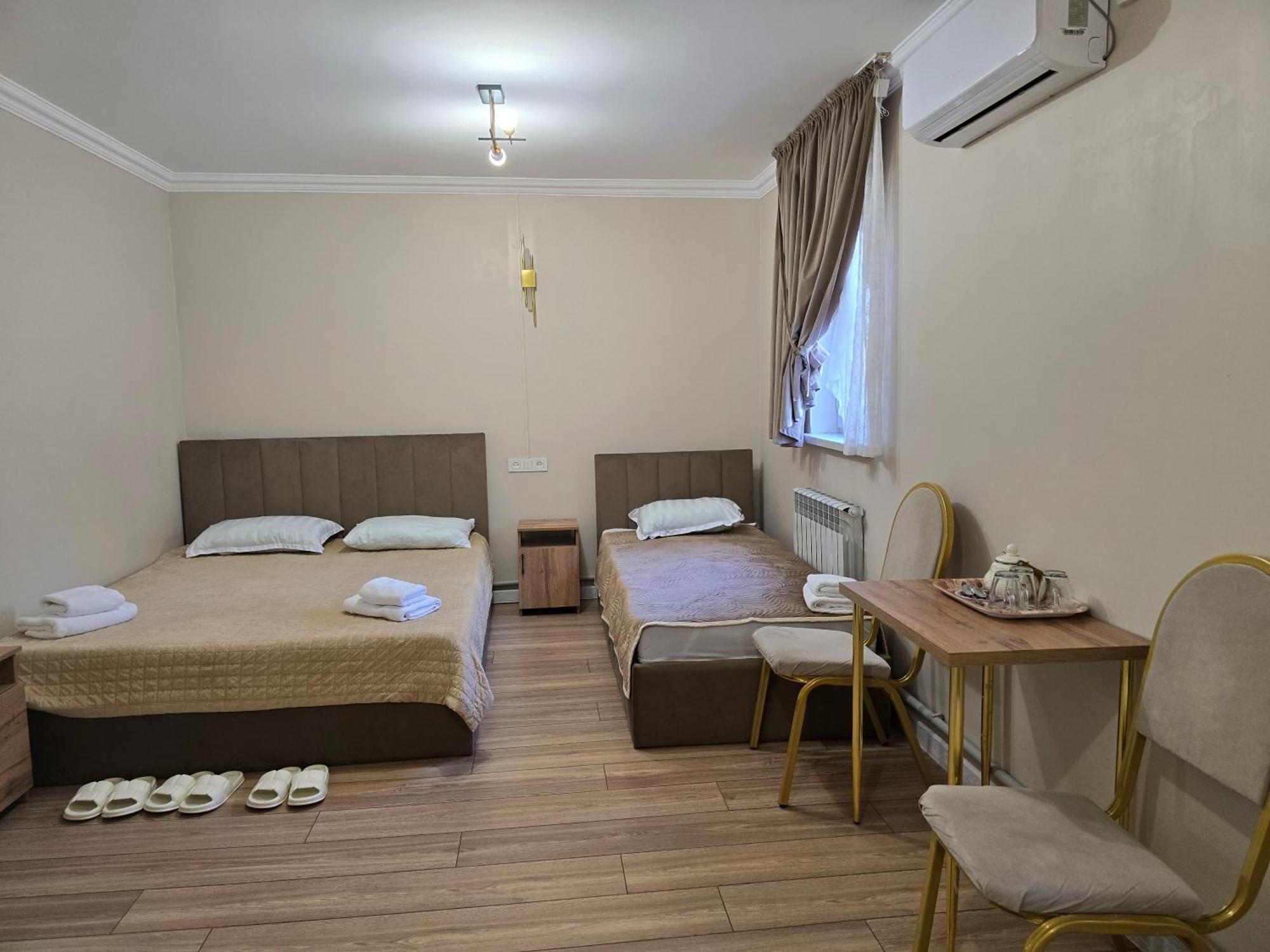 Golden Time Hotell Alma-Ata Exteriör bild